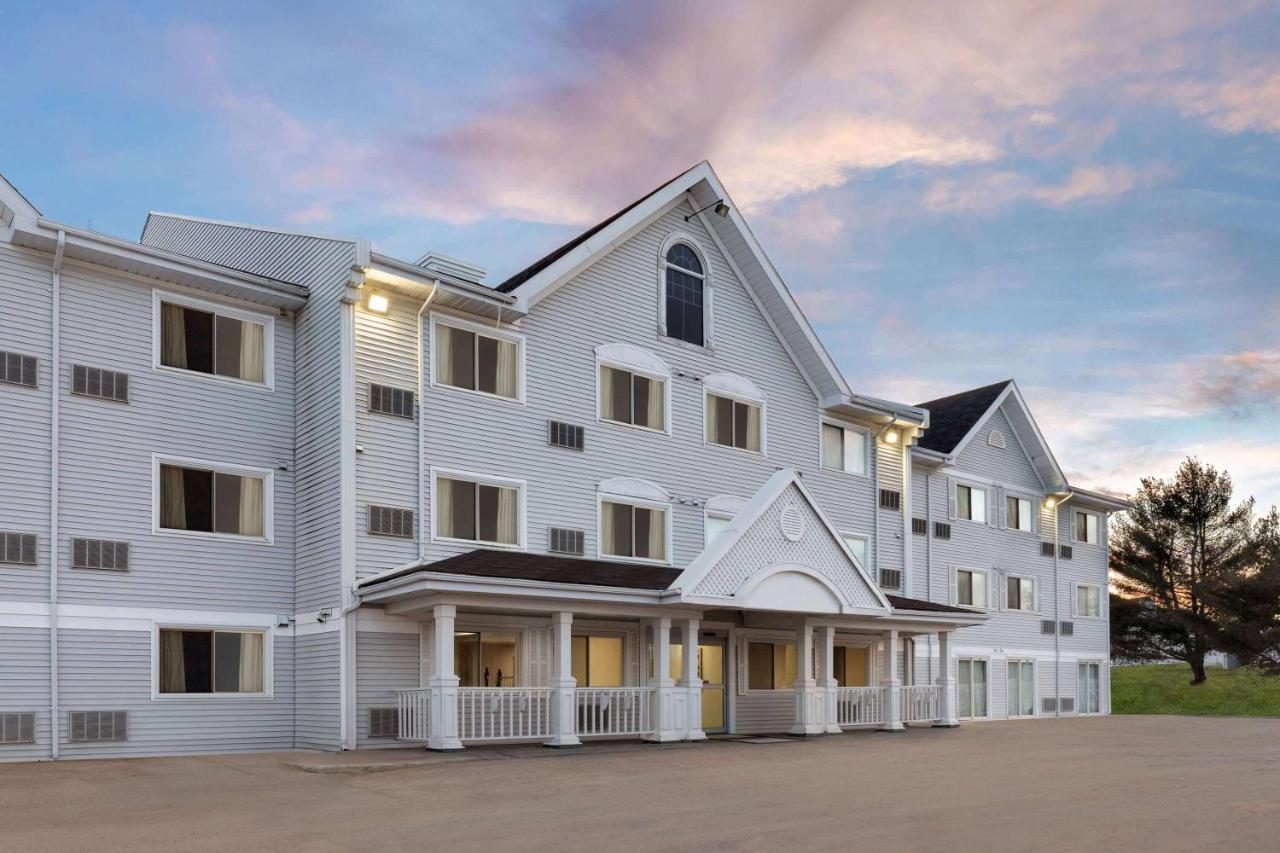 Ramada By Wyndham Miramichi New Brunswick Hotel Exterior photo