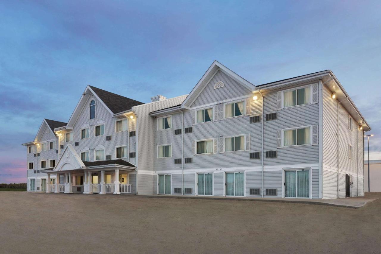 Ramada By Wyndham Miramichi New Brunswick Hotel Exterior photo